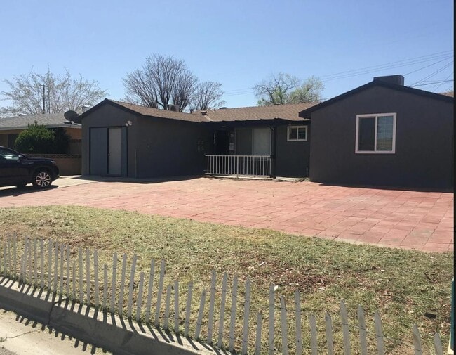 Foto del edificio - 1232 W Ave H 14