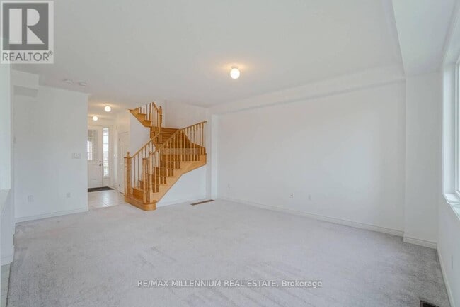 Photo du bâtiment - 81 Kennedy Blvd