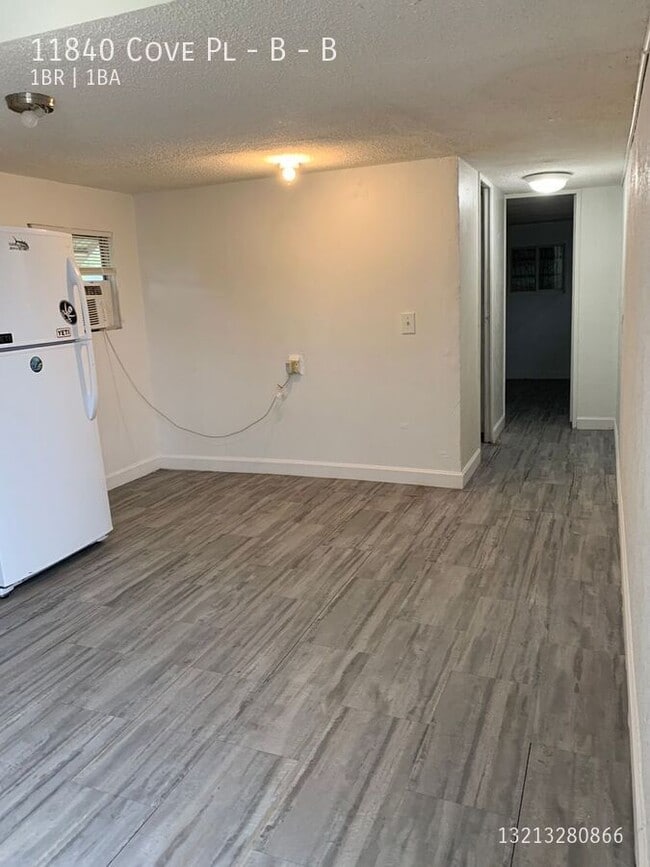 Building Photo - 11840 Cove Pl