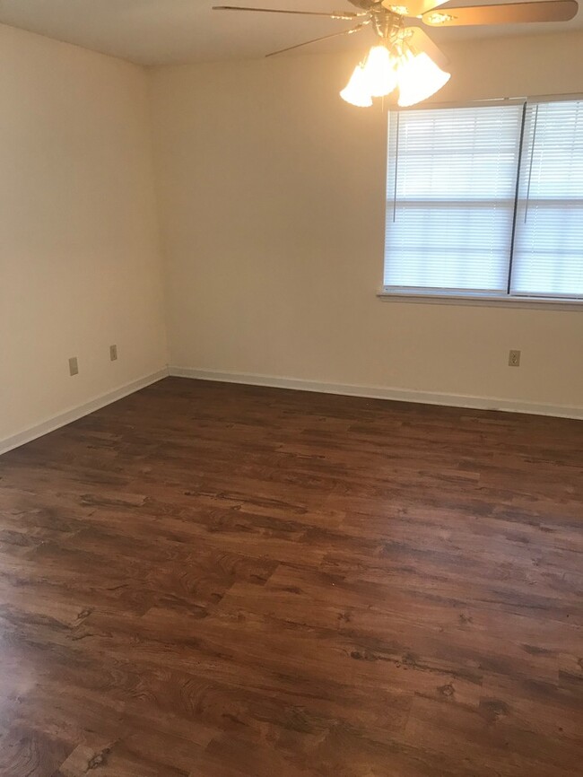Building Photo - Nice 2 Bedroom Towhouse in North Augusta
