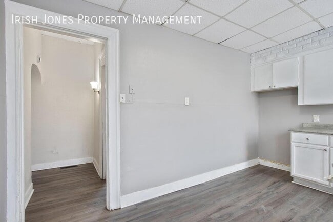 Building Photo - 476 Niagara St