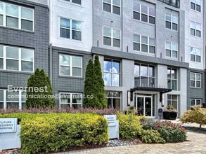 Building Photo - 747 Ralph McGill Blvd NE