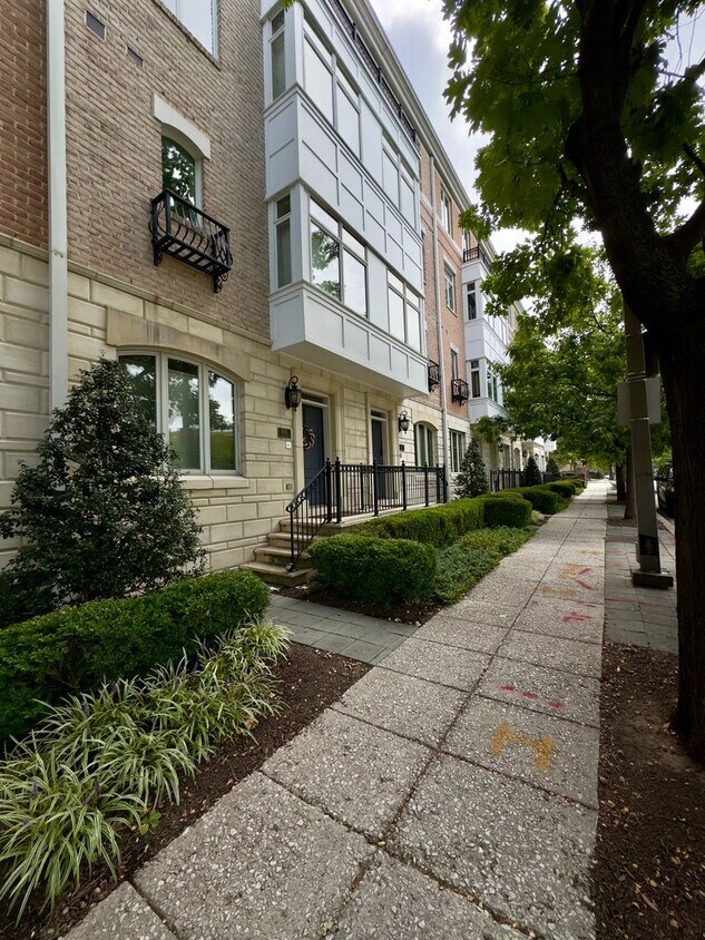 Primary Photo - Elegant 3Bed/3.5Bath Townhome with Attache...