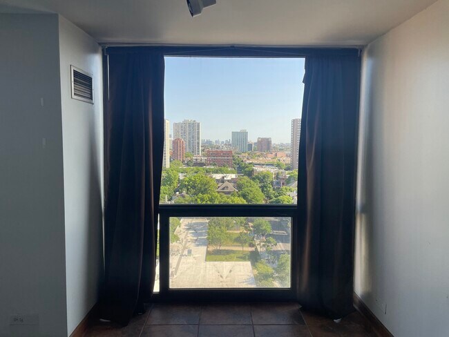 Foto del edificio - 4343 N Clarendon Ave