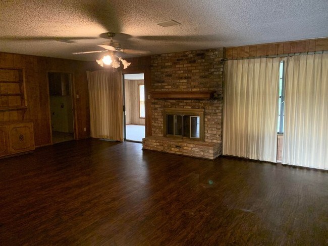 Foto del edificio - Now Available: 3 bedroom 2 bath!!