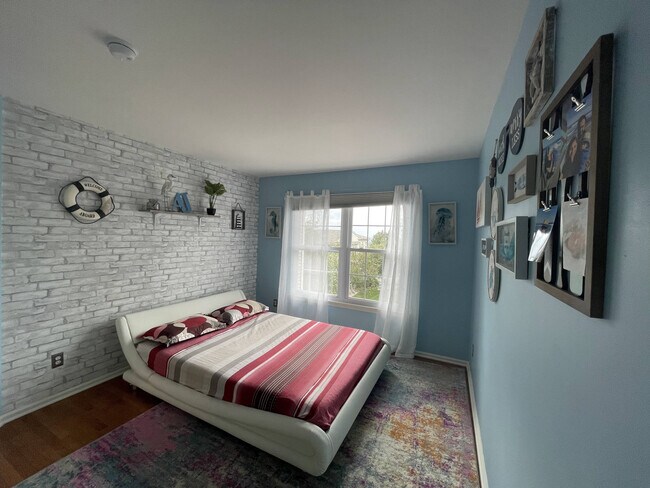 2nd beach bedroom - 146 Wallace Ct