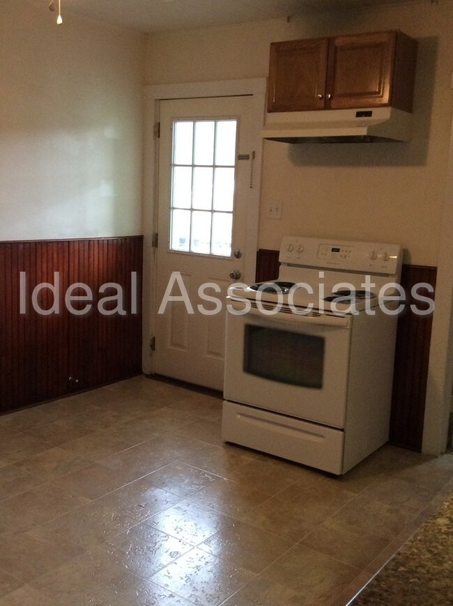 Foto del edificio - 3 BR, 1.5 Bath 1/2 Double