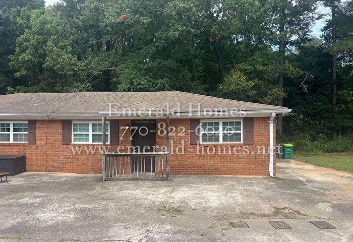 Primary Photo - Cozy 2-Bedroom Ranch Duplex for Rent