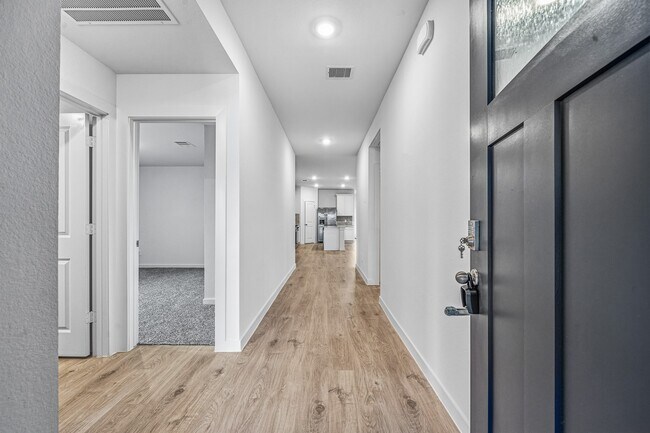 Foto del edificio - 3919 Langridge Dr