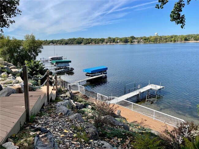 Foto del edificio - 5610 Fairlawn Shores Trail SE