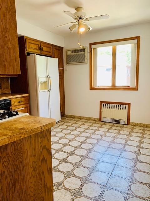 Building Photo - 33 E 38th St