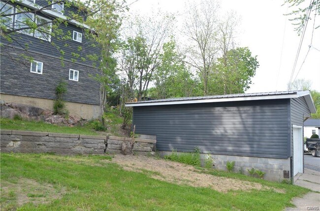 Building Photo - 81 N Crossmon St
