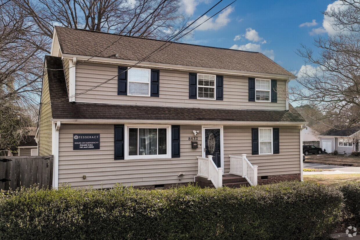 Primary Photo - The Radnor House