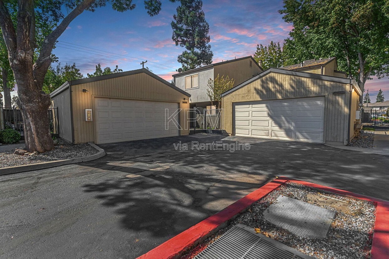 Foto principal - 955 Academy St