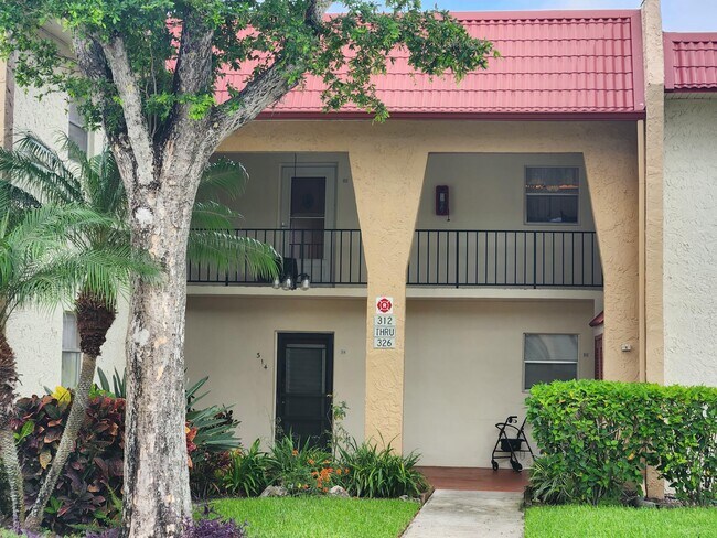 Foto del edificio - 314 Lake Dora Dr