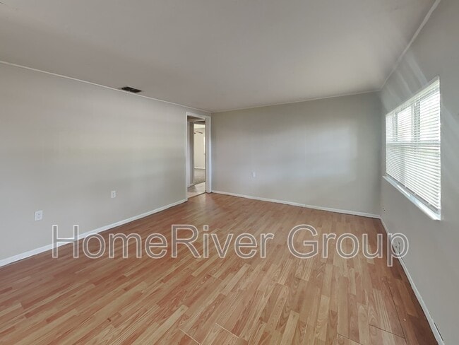 Building Photo - 906 S Florida Ave