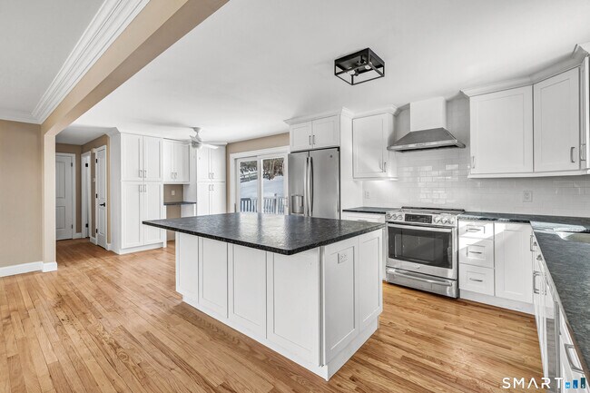 Foto del edificio - 139 Walnut Tree Hill Rd