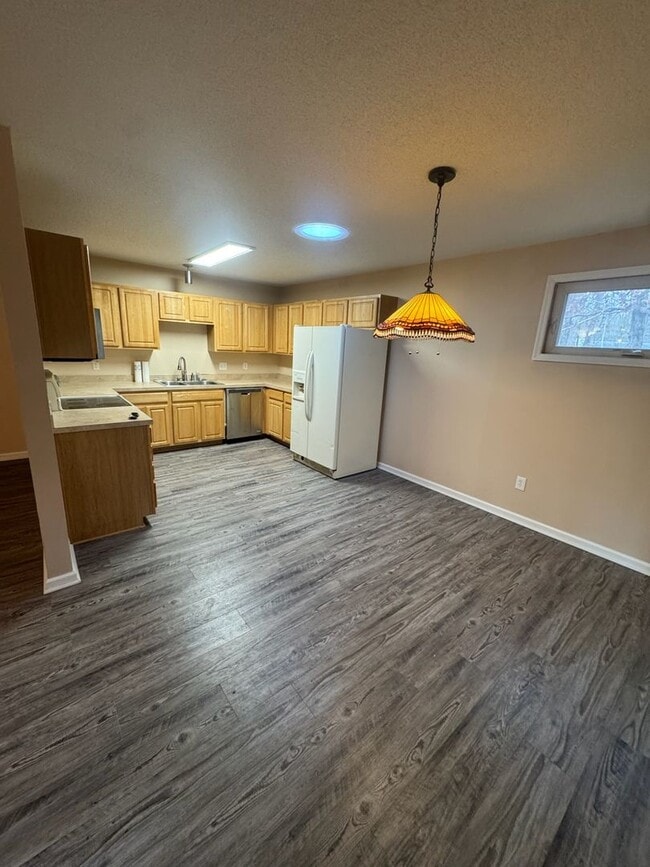 Foto del edificio - Charming and Spacious 3BR 2BA Home w/ Full Kitchen Suite + Garage + Optional Boat Launch Access i...