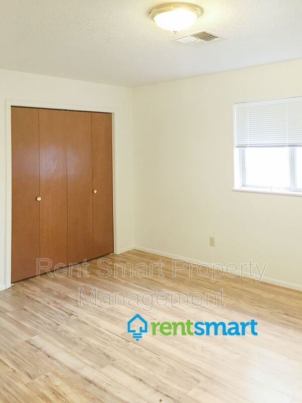 Foto del edificio - 1710 Phillips St