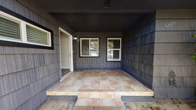 Foto del edificio - 5336 E Falls View Dr