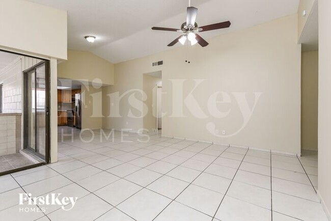 Building Photo - 3121 Carthage Ct