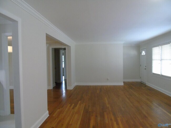 Foto del edificio - 1716 Ballard Dr SE