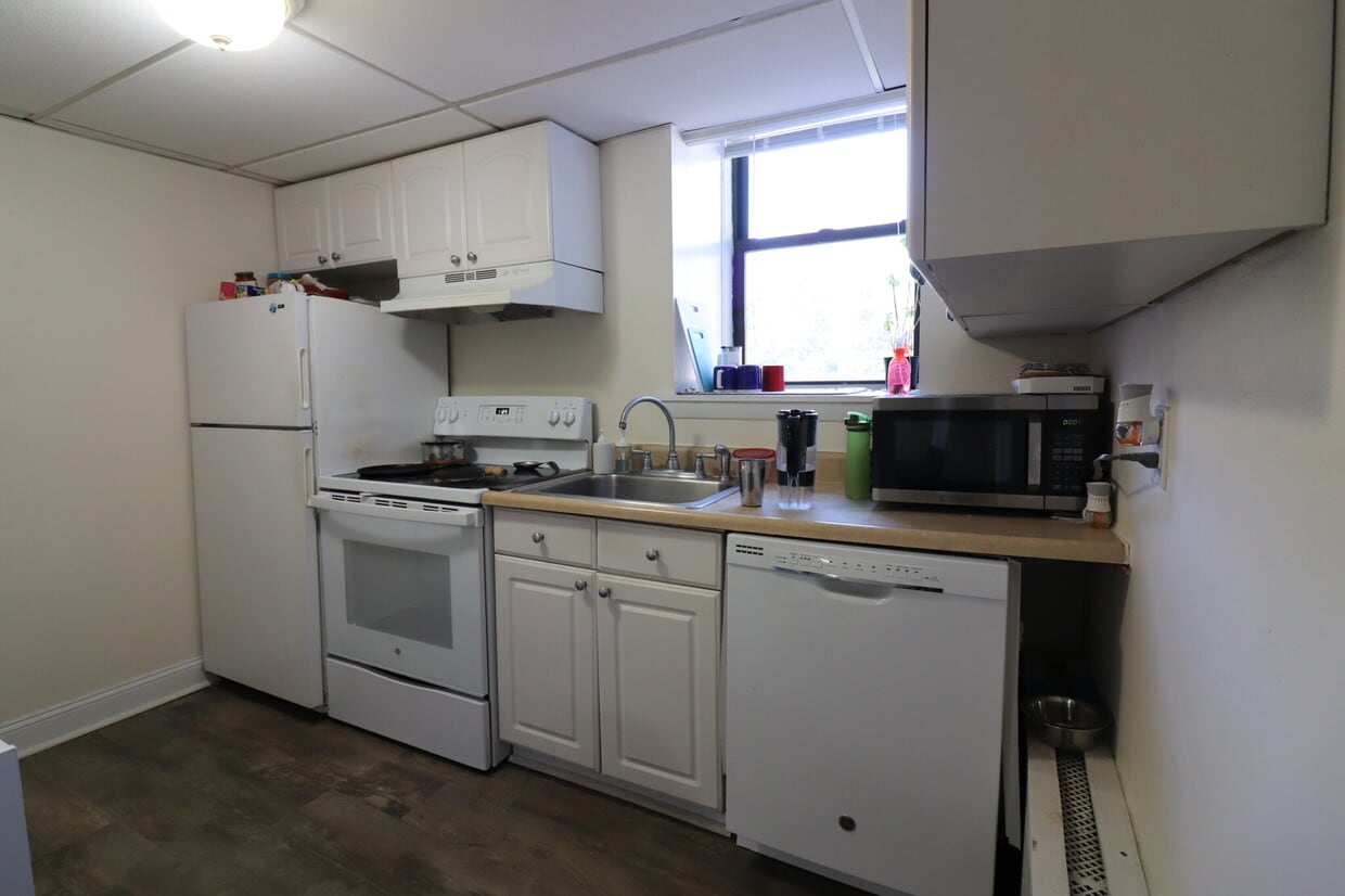 Primary Photo - 34 A Park St
