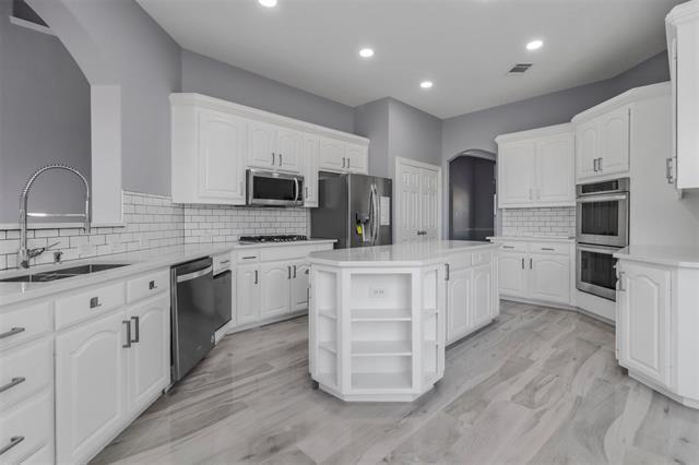 Foto del edificio - 7404 Wembley Ct