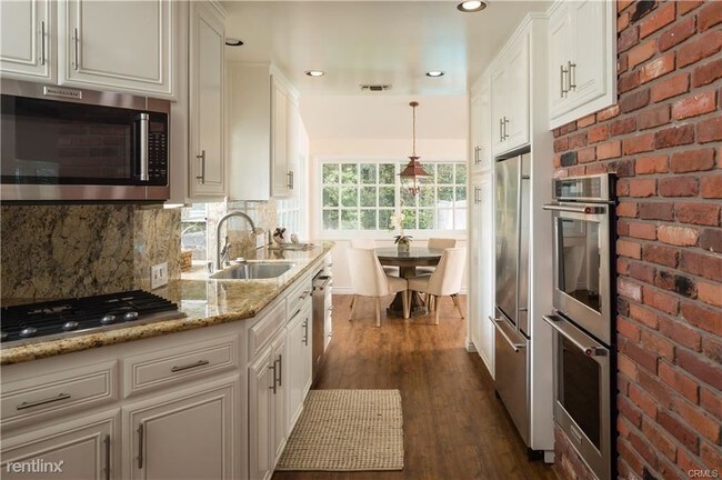 Foto del edificio - 5 br, 4 bath House - 1131 Ramillo Ave