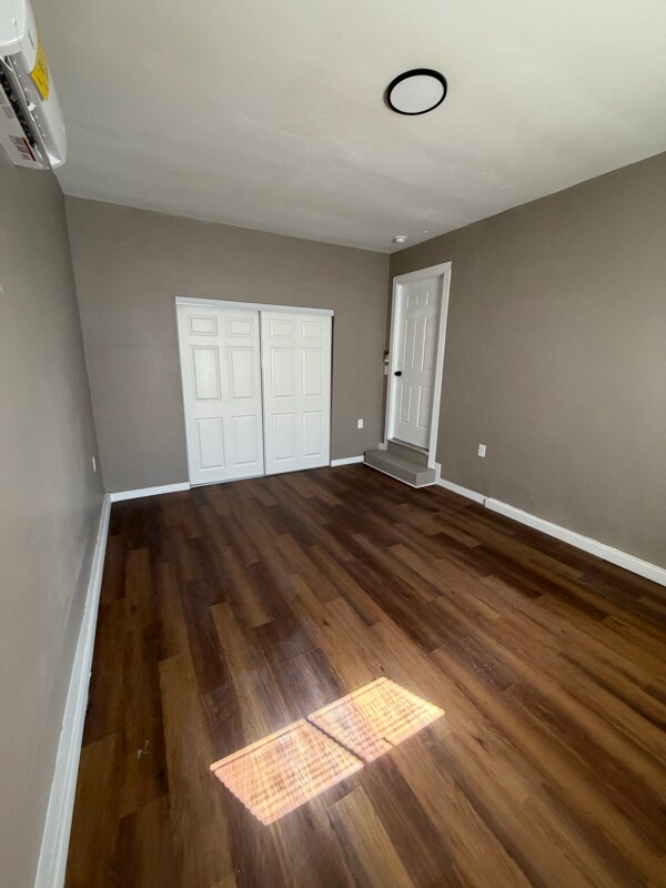 Building Photo - 124 S 11th St