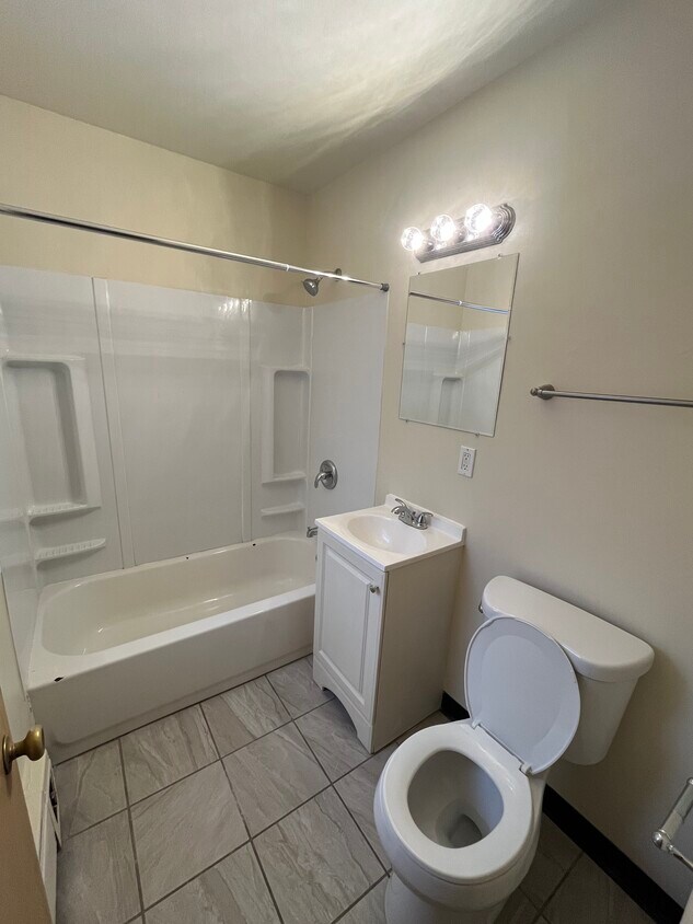 Baño - 8428 W Lisbon Ave