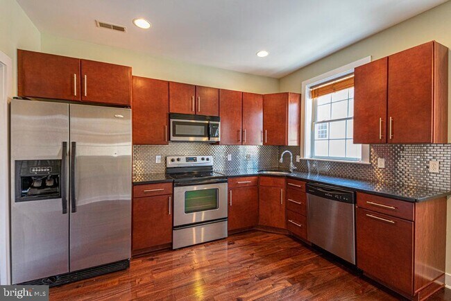 Foto del edificio - 2620 Webster St