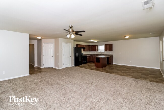 Building Photo - 212 Lantana Crossing