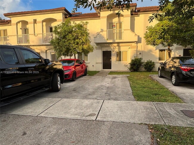 Photo - 1370 W 30th St House