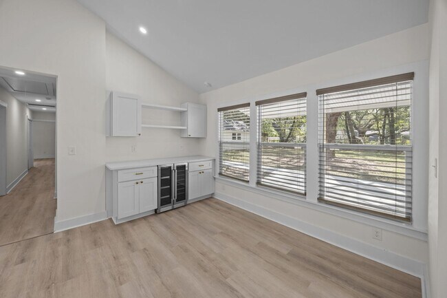 Building Photo - Impeccably Renovated Brick Ranch on James ...