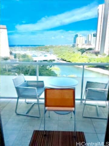 Building Photo - 1551 Ala Wai Blvd