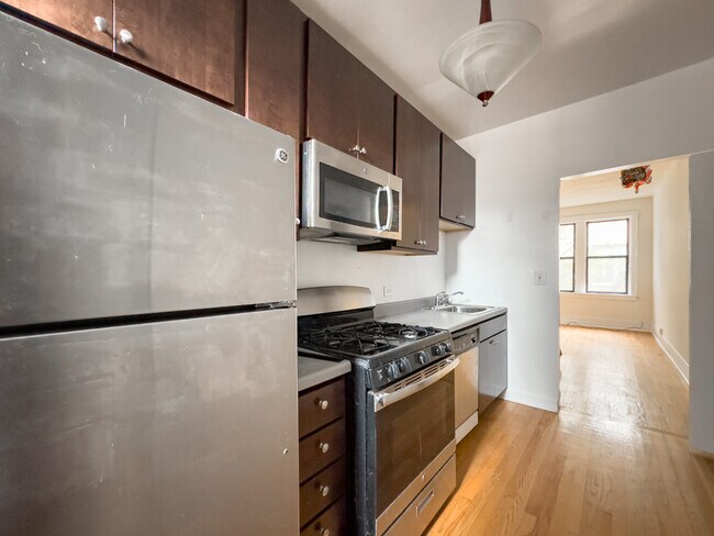 Foto del edificio - 1540 N Kedzie Ave