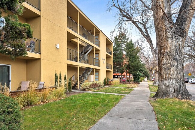 Building Photo - 925 N 9th St