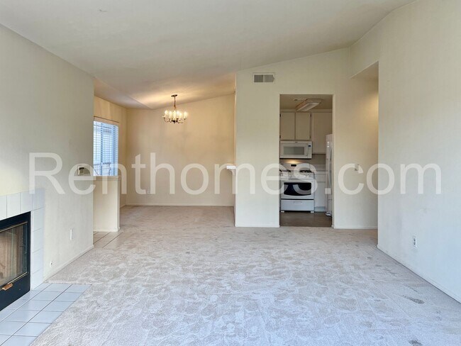 Building Photo - 350 Isthmus Way