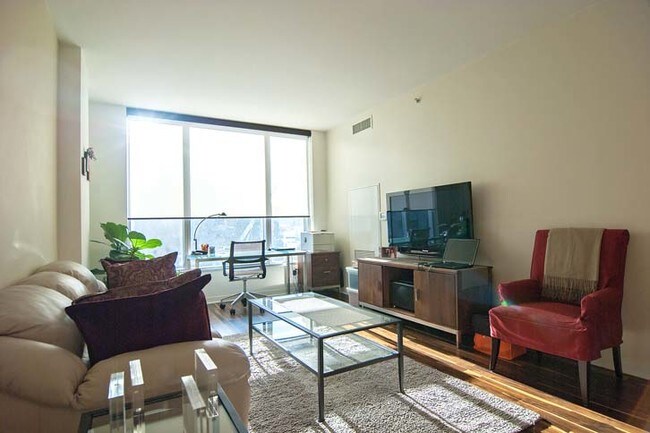 Foto del edificio - 1001 Henderson St