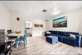 Building Photo - 3523 Longmeadow