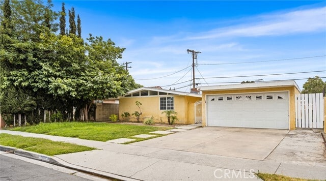 Building Photo - 1414 W Frances Dr