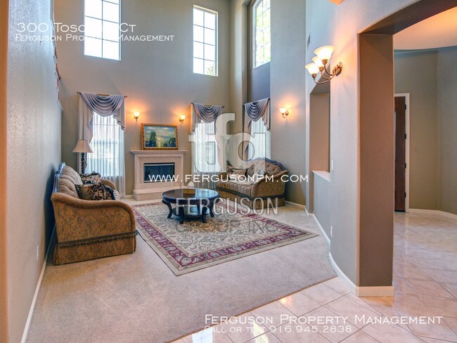 Building Photo - 300 Toscano Ct