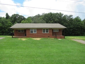 Building Photo - 1747 River Rd