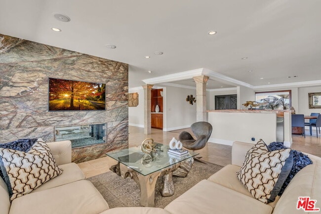 Building Photo - 2177 Summitridge Dr