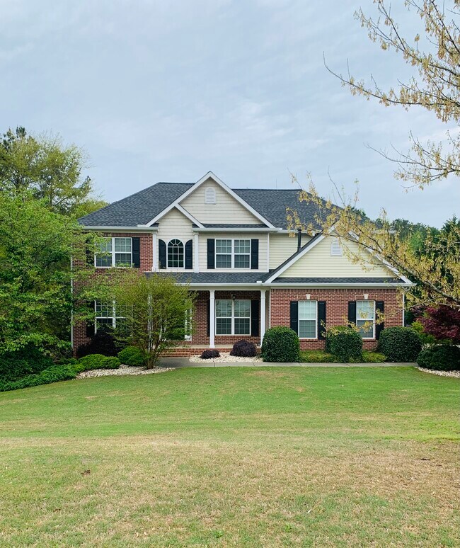 Building Photo - 345 Persimmon Dr