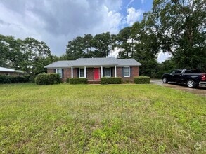 Building Photo - 305 Ilex Dr