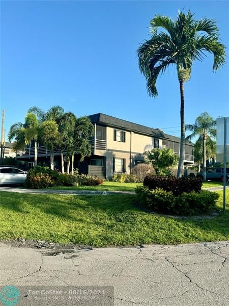 Primary Photo - 1831 NE 51st St