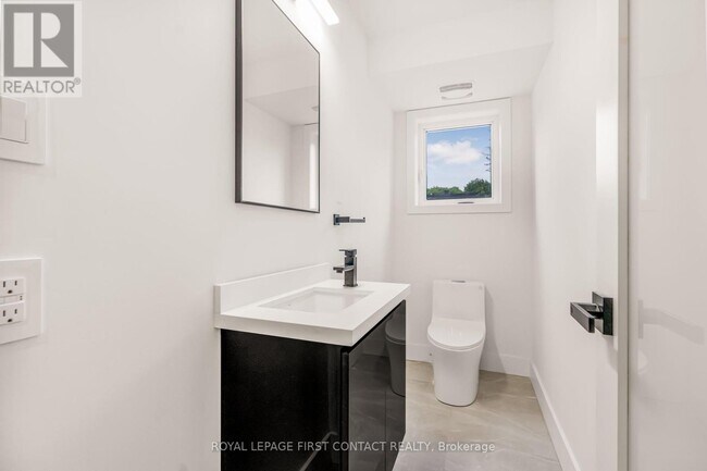 Building Photo - 22 Alderwood Ln