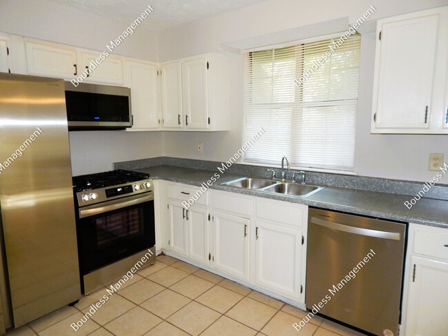 Building Photo - 4206 Ridgetop Dr